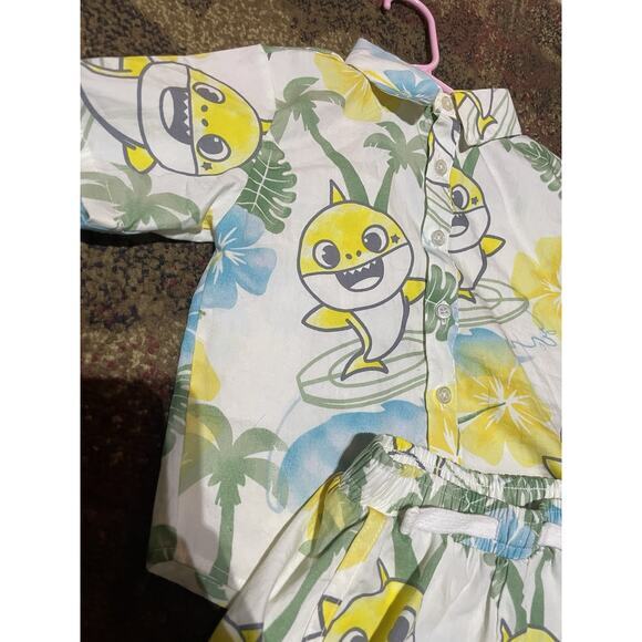 Nickelodeon Baby Shark Toddler Boy 2 Piece Woven Short Set short sleeve cream 2T - Picture 3 of 8